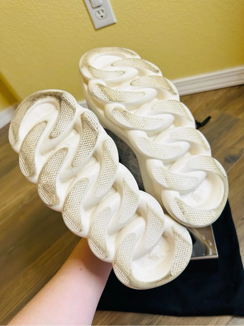 Versace chain reaction